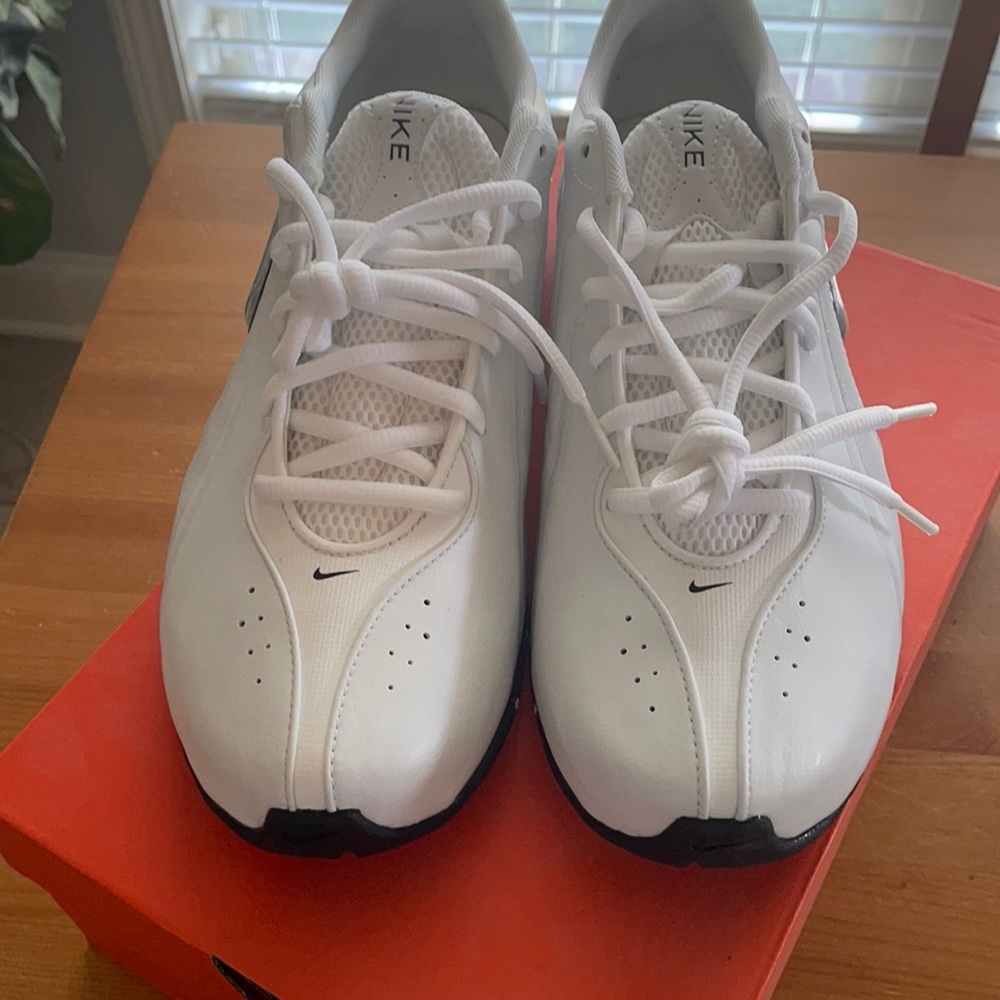 NiKE white sneakers for men’s